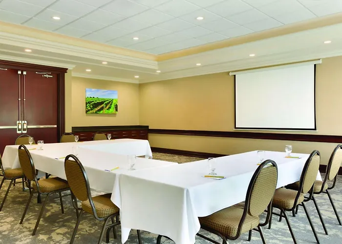 Hilton Garden Inn Niagara-On-The-Lake