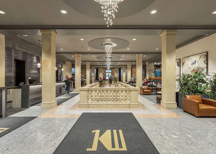 One King West Hotel&Residence